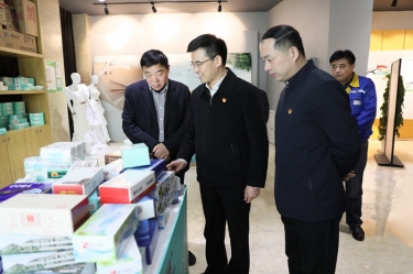 辅导调研 | 平湖市委副书记、代市长周军波一行光临pp电子纸业调研互换