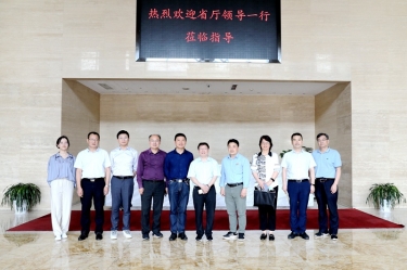 省人力社保厅二级巡视员陈荣华一行光临pp电子纸业调研人才工作