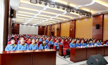 农历新年第一会 | pp电子纸业2022年度总结赞美暨2023年冲刺奋进大会隆沉召开